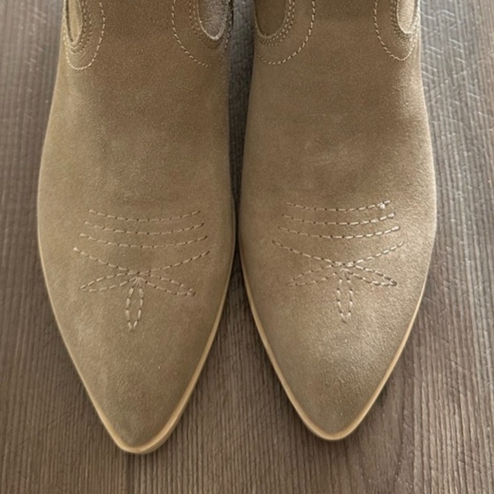 New Without Box Dolce Vita Silma Suede Ankle Boots - Picture 4 of 9